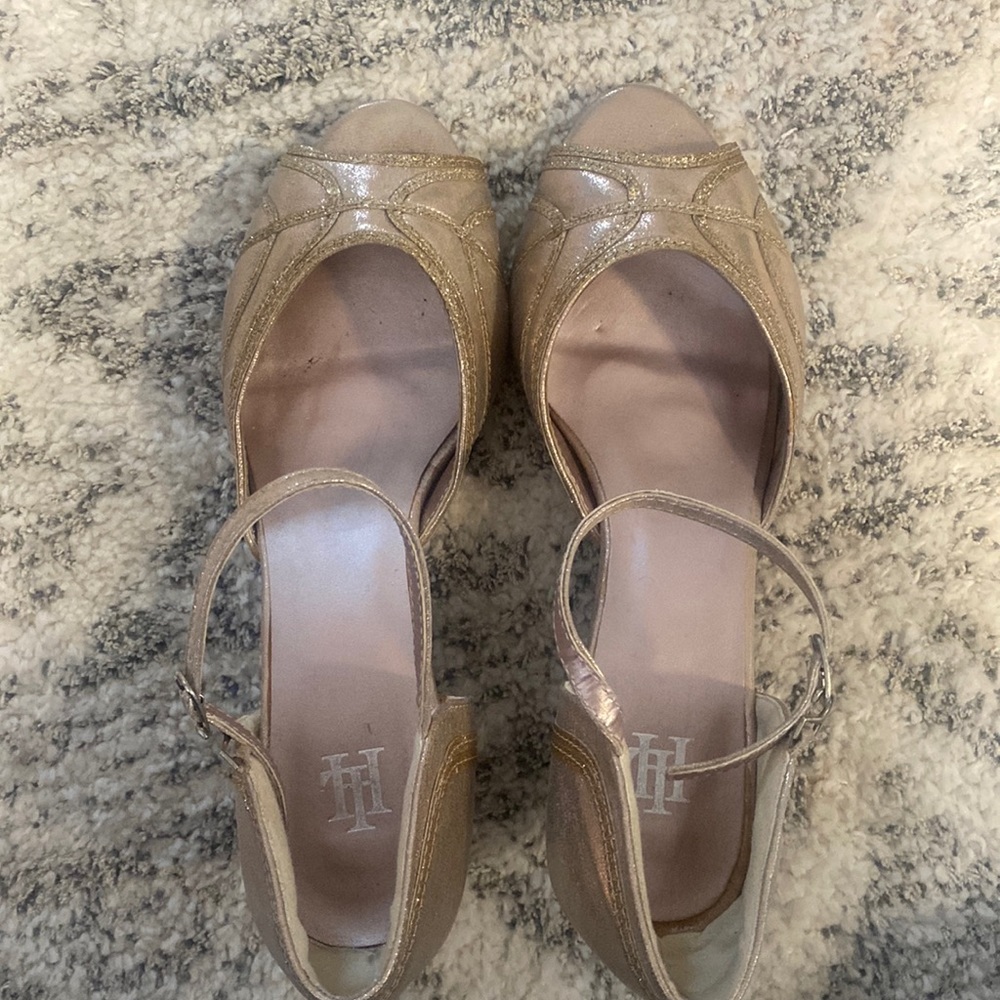 Kitten heels